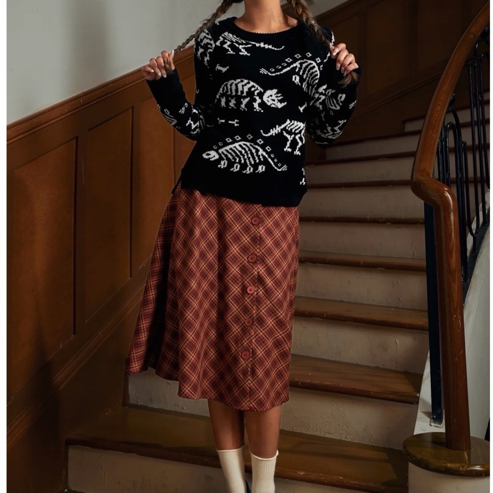 ModCloth Black & White Dinosaur Crewneck Sweater